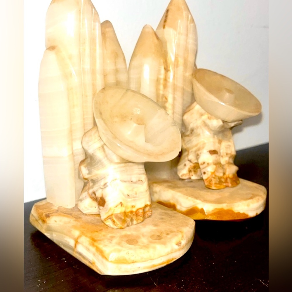 Vintage Stone Carved Onyx Sleeping Man In Desert with Sombrero Bookends - Picture 2 of 9